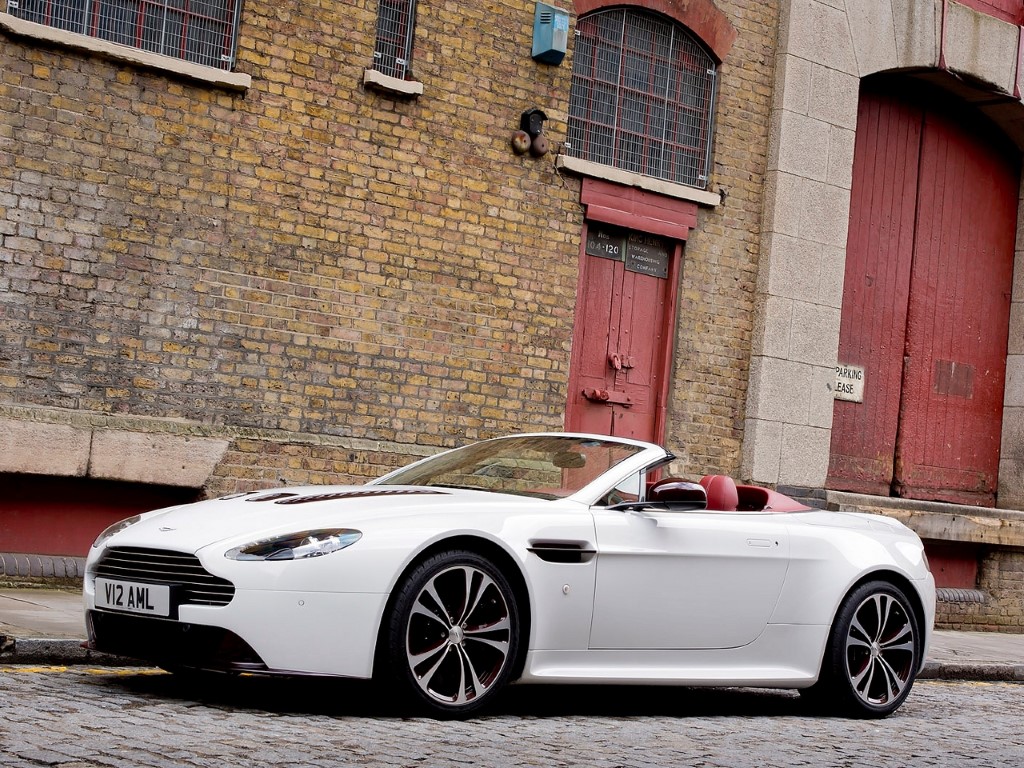 Aston Martin Vantage V12 Roadster (Manual)